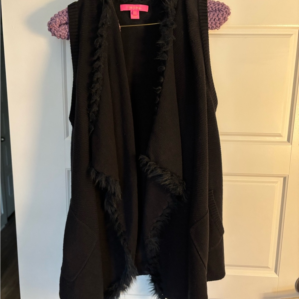Lilly Pulitzer Faux Fur Trimmed Essex Vest - Black Knit - M